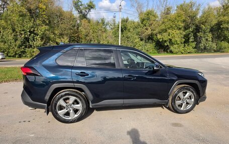 Toyota RAV4, 2020 год, 2 700 000 рублей, 9 фотография