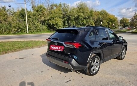 Toyota RAV4, 2020 год, 2 700 000 рублей, 8 фотография