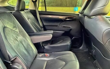 Toyota Highlander, 2021 год, 4 650 000 рублей, 5 фотография