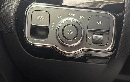 Mercedes-Benz A-Класс, 2019 год, 1 790 000 рублей, 14 фотография