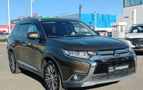 Mitsubishi Outlander III рестайлинг 3, 2018 год, 3 200 000 рублей, 7 фотография