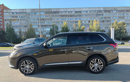 Mitsubishi Outlander III рестайлинг 3, 2018 год, 3 200 000 рублей, 12 фотография