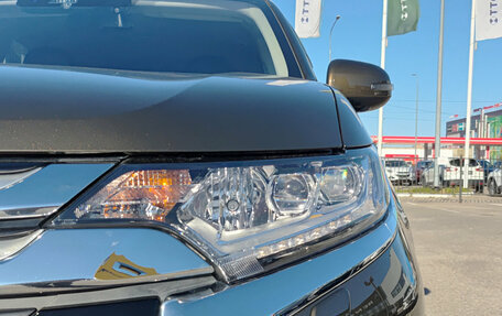 Mitsubishi Outlander III рестайлинг 3, 2018 год, 3 200 000 рублей, 21 фотография