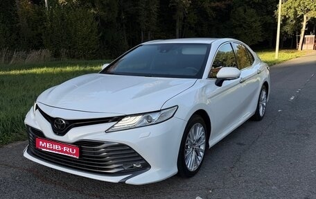 Toyota Camry, 2019 год, 3 030 000 рублей, 1 фотография
