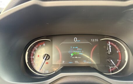 Toyota RAV4, 2021 год, 3 680 000 рублей, 8 фотография