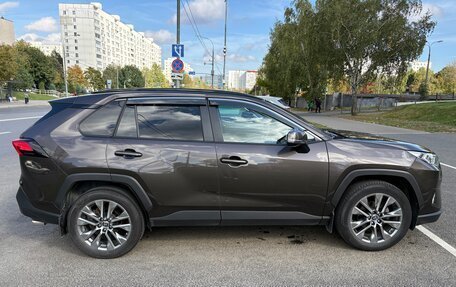 Toyota RAV4, 2021 год, 3 680 000 рублей, 3 фотография