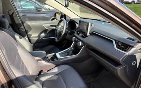 Toyota RAV4, 2021 год, 3 680 000 рублей, 9 фотография