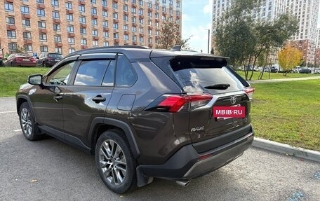 Toyota RAV4, 2021 год, 3 680 000 рублей, 6 фотография