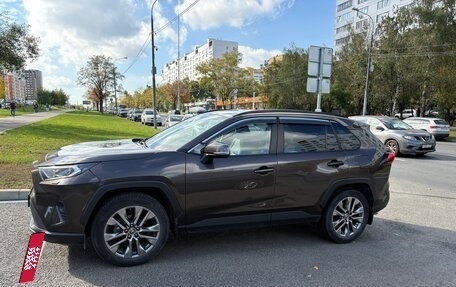 Toyota RAV4, 2021 год, 3 680 000 рублей, 7 фотография
