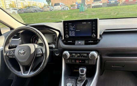 Toyota RAV4, 2021 год, 3 680 000 рублей, 10 фотография