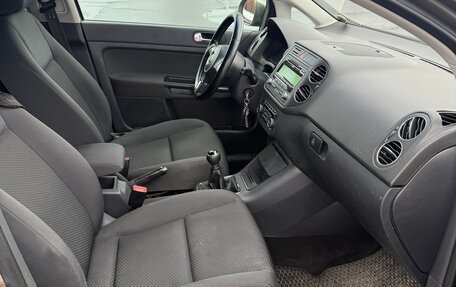 Volkswagen Golf Plus II, 2012 год, 625 000 рублей, 21 фотография