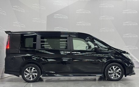 Honda Stepwgn IV, 2017 год, 2 030 000 рублей, 2 фотография
