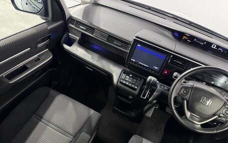 Honda Stepwgn IV, 2017 год, 2 030 000 рублей, 10 фотография