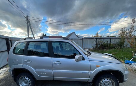 Chevrolet Niva I рестайлинг, 2010 год, 260 000 рублей, 4 фотография