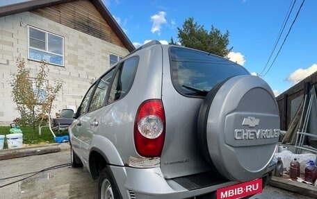 Chevrolet Niva I рестайлинг, 2010 год, 260 000 рублей, 6 фотография