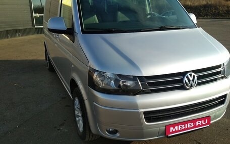Volkswagen Caravelle T5, 2011 год, 2 245 000 рублей, 1 фотография
