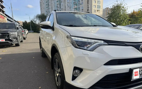 Toyota RAV4, 2018 год, 2 550 000 рублей, 3 фотография