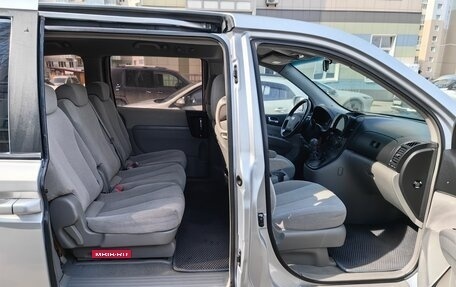 KIA Carnival III, 2007 год, 945 000 рублей, 4 фотография