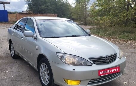 Toyota Camry V40, 2004 год, 600 000 рублей, 2 фотография