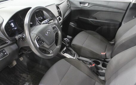 Hyundai Solaris II рестайлинг, 2021 год, 1 700 000 рублей, 22 фотография