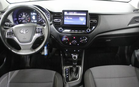 Hyundai Solaris II рестайлинг, 2021 год, 1 700 000 рублей, 21 фотография