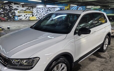 Volkswagen Tiguan II, 2020 год, 2 650 000 рублей, 2 фотография