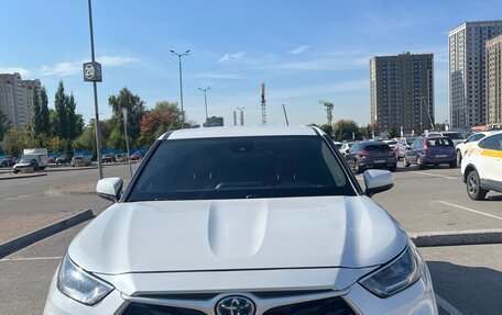 Toyota Highlander, 2022 год, 4 300 000 рублей, 1 фотография