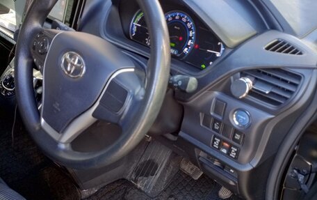 Toyota Noah III, 2014 год, 1 800 000 рублей, 6 фотография