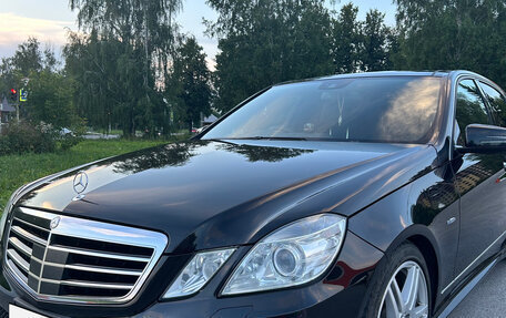 Mercedes-Benz E-Класс, 2011 год, 1 900 000 рублей, 7 фотография