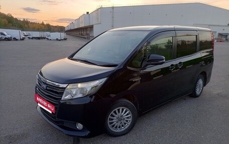 Toyota Noah III, 2014 год, 1 800 000 рублей, 9 фотография