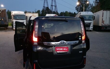 Toyota Noah III, 2014 год, 1 800 000 рублей, 16 фотография