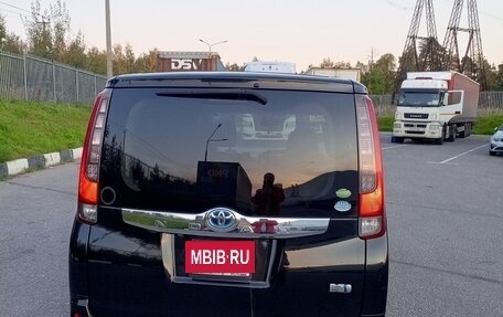 Toyota Noah III, 2014 год, 1 800 000 рублей, 10 фотография