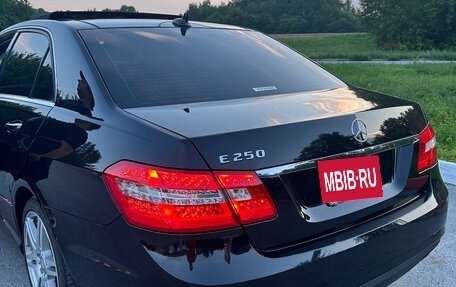 Mercedes-Benz E-Класс, 2011 год, 1 900 000 рублей, 13 фотография