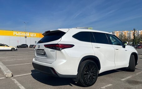 Toyota Highlander, 2022 год, 4 300 000 рублей, 3 фотография