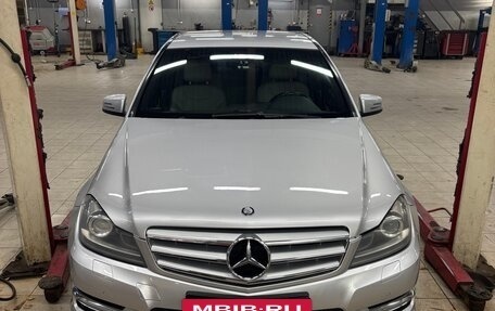 Mercedes-Benz C-Класс, 2011 год, 1 500 000 рублей, 2 фотография