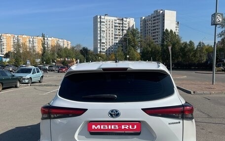 Toyota Highlander, 2022 год, 4 300 000 рублей, 6 фотография