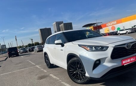 Toyota Highlander, 2022 год, 4 300 000 рублей, 2 фотография