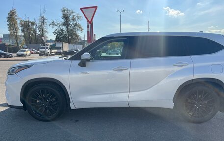Toyota Highlander, 2022 год, 4 300 000 рублей, 15 фотография