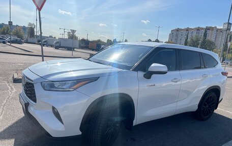 Toyota Highlander, 2022 год, 4 300 000 рублей, 7 фотография