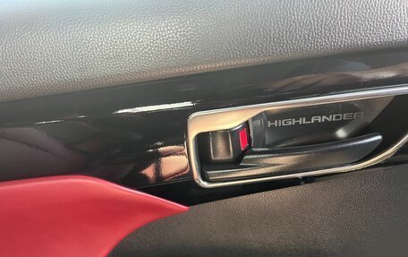 Toyota Highlander, 2022 год, 4 300 000 рублей, 18 фотография