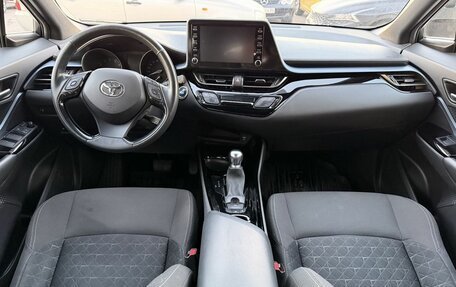 Toyota C-HR I рестайлинг, 2019 год, 2 310 000 рублей, 10 фотография