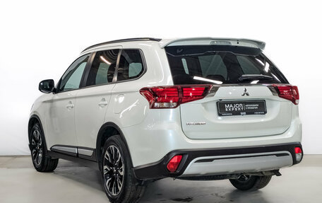 Mitsubishi Outlander III рестайлинг 3, 2021 год, 2 650 000 рублей, 7 фотография
