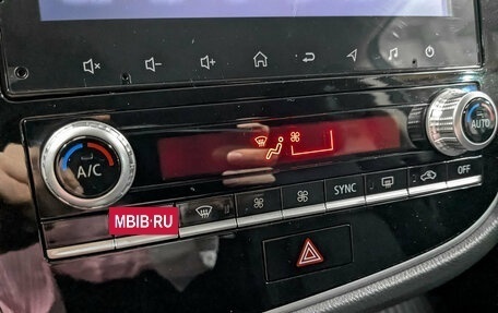 Mitsubishi Outlander III рестайлинг 3, 2021 год, 2 650 000 рублей, 21 фотография