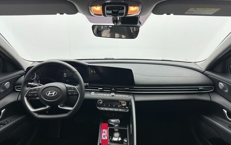 Hyundai Elantra, 2023 год, 2 290 000 рублей, 9 фотография