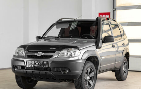 Chevrolet Niva I рестайлинг, 2015 год, 540 000 рублей, 3 фотография