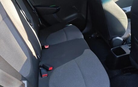 Hyundai Solaris II рестайлинг, 2013 год, 900 000 рублей, 7 фотография