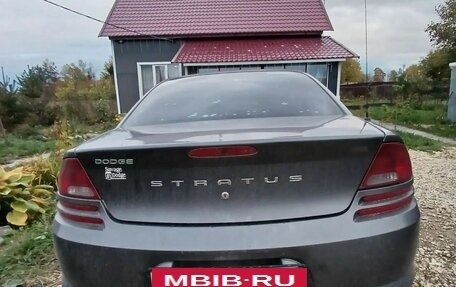 Dodge Stratus II, 2004 год, 200 000 рублей, 3 фотография