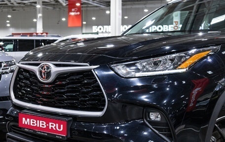 Toyota Highlander, 2020 год, 4 999 700 рублей, 2 фотография
