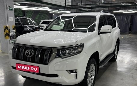 Toyota Land Cruiser Prado 150 рестайлинг 2, 2018 год, 3 700 000 рублей, 1 фотография