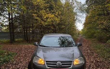 Volkswagen Jetta VI, 2009 год, 800 000 рублей, 1 фотография